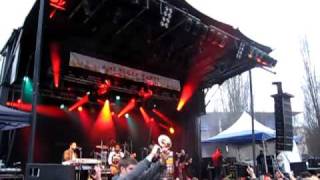 The Roots - "Criminal" ft. the dancing drunk guy (Live @ UBC, Vancouver)