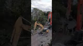 Atifet sokakta 4 blok yıkıldı