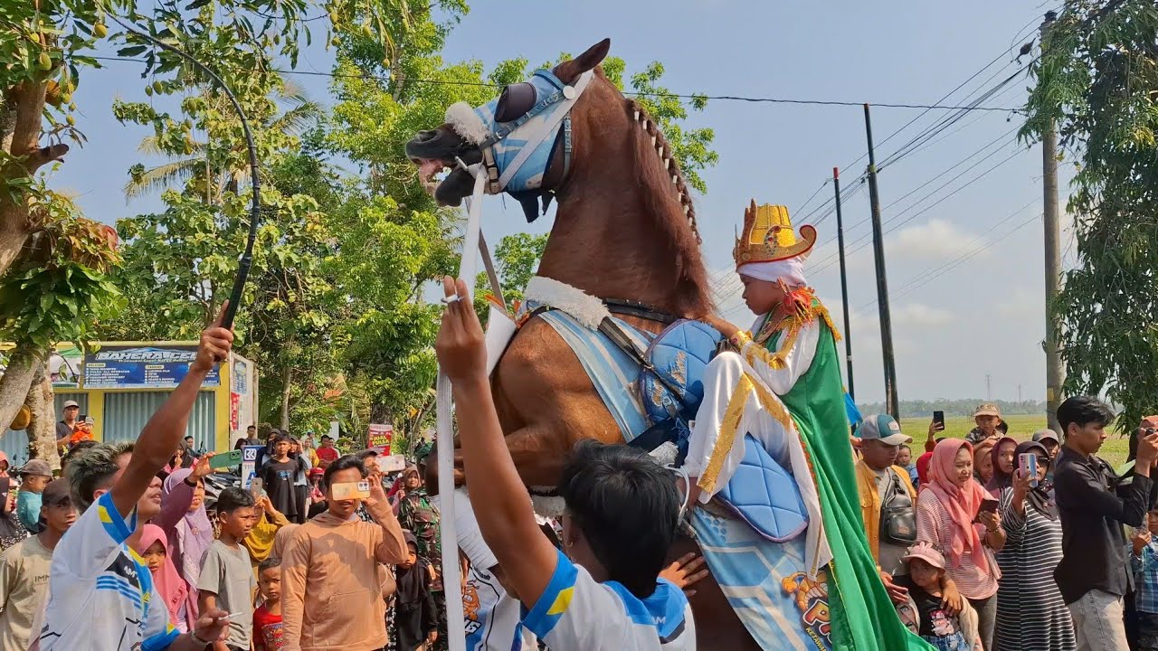 Arak Arakan Kuda Jingkrak Desa Lugurejo