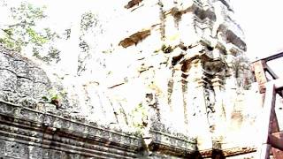 видео Загадочный храм Ангкор-Ват в районе древней столицы кхмеров