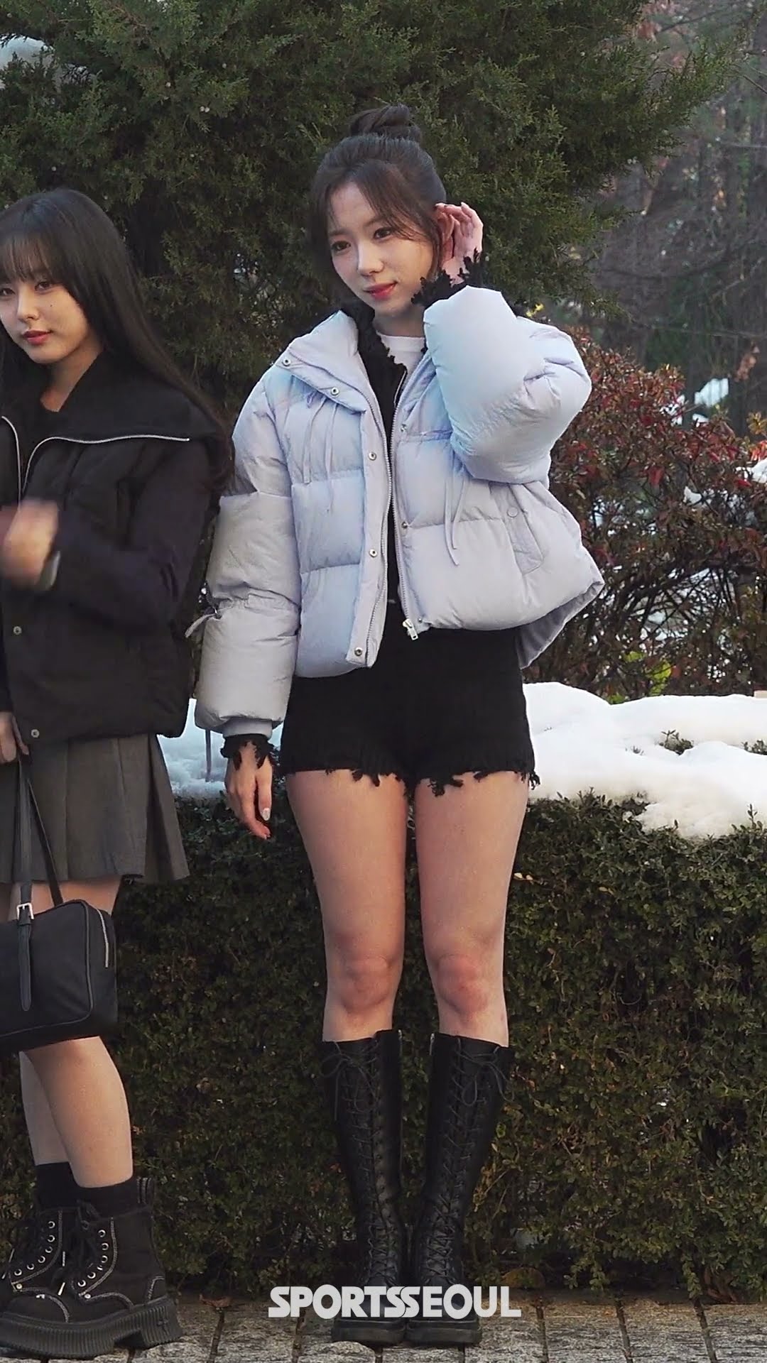 클라씨 혜주, 출근길에 돋보이는 각선미