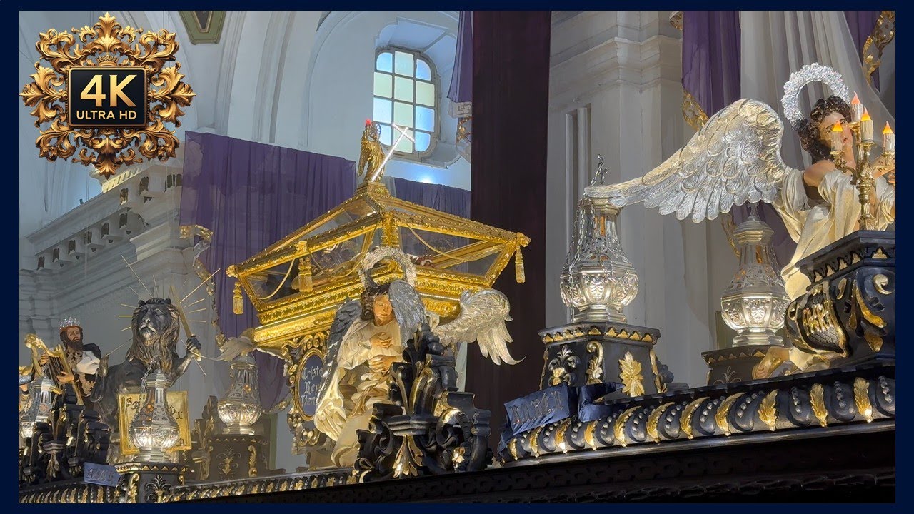 Salida de la Magna Procesión del Señor Sepultado de la Escuela de Cristo - Viernes Santo