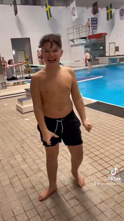 Det här kommer göra JÄVLIGT ont! 😂😁Grannen Måns får sig ett gott skratt