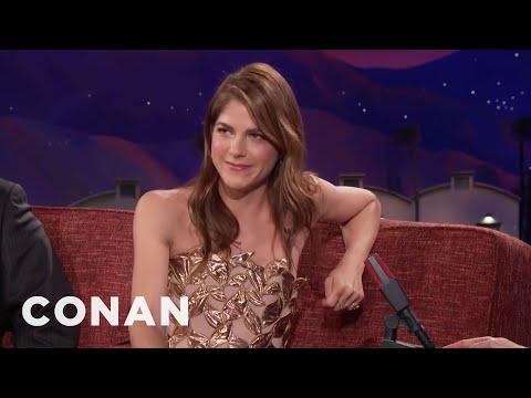 Selma Blair Plays A Killer Parent In "Mom And Dad" | CONAN on TBS