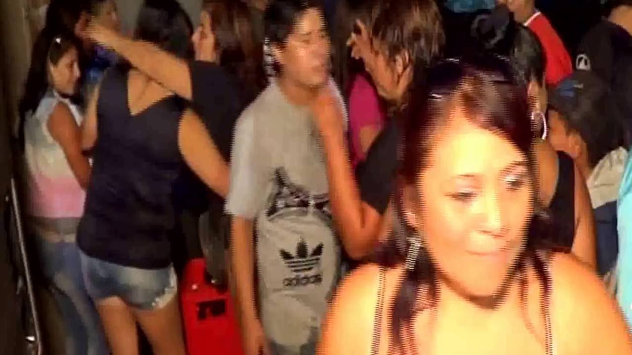 LOS AMANTES DE LA CUMBIA EN CERCADO ( PLANETA )