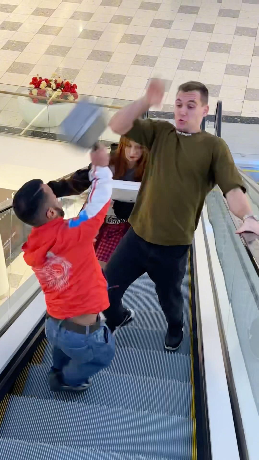 How would you react??? Subscribe to me ?