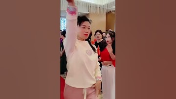女神媽媽走紅毯#現場實拍#美出高級感#人氣爆棚