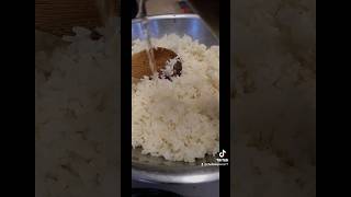 Para hacer el arroz del sushi