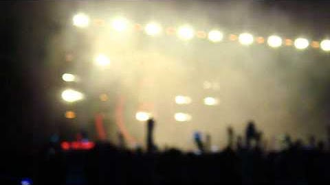 Zoukout 2010 part 14 - David Guetta - Put ur handphone in the air