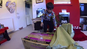 Takara Tomy TG23 Metroplex Titan Transformers Unboxing