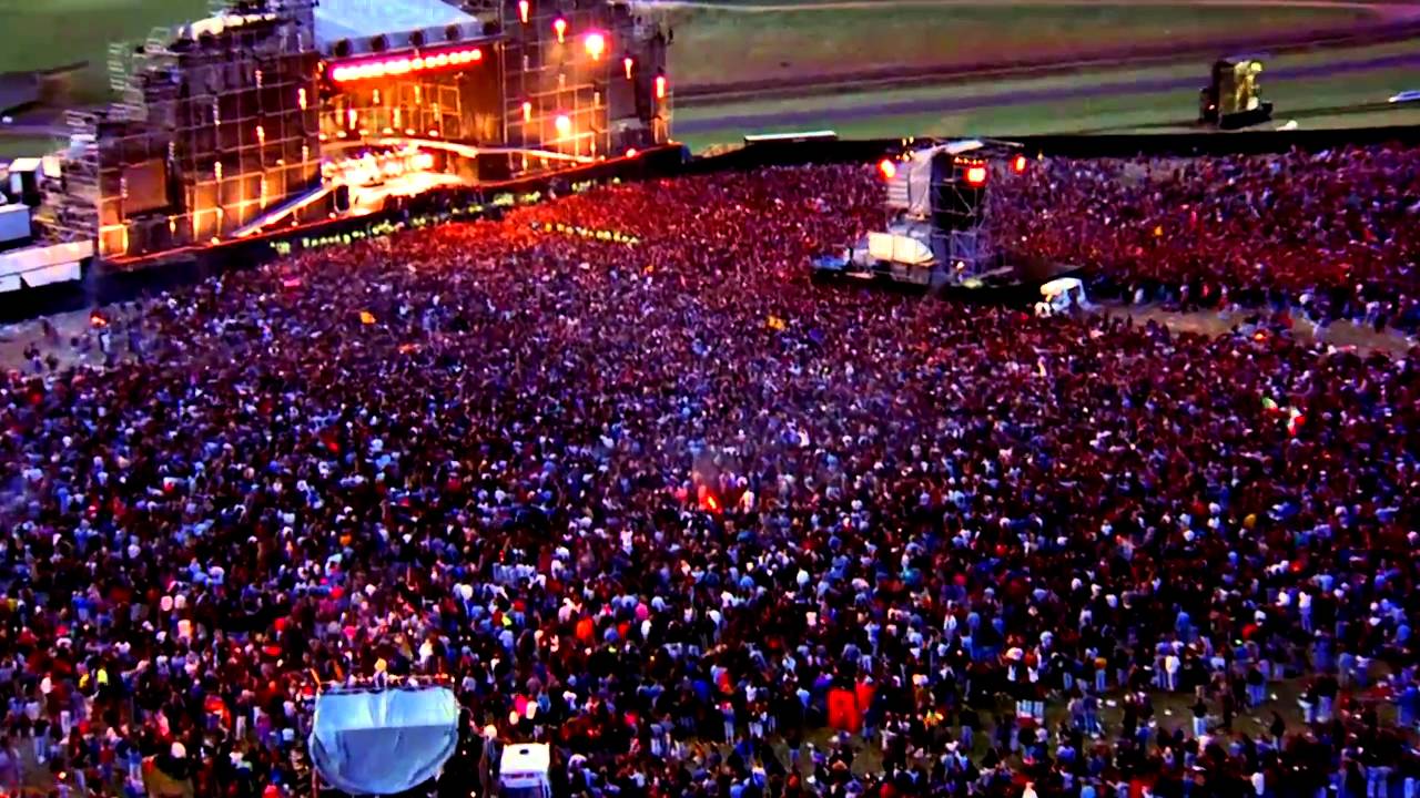 AC/DC - Thunderstruck live at Donington (VHS audio) - YouTube