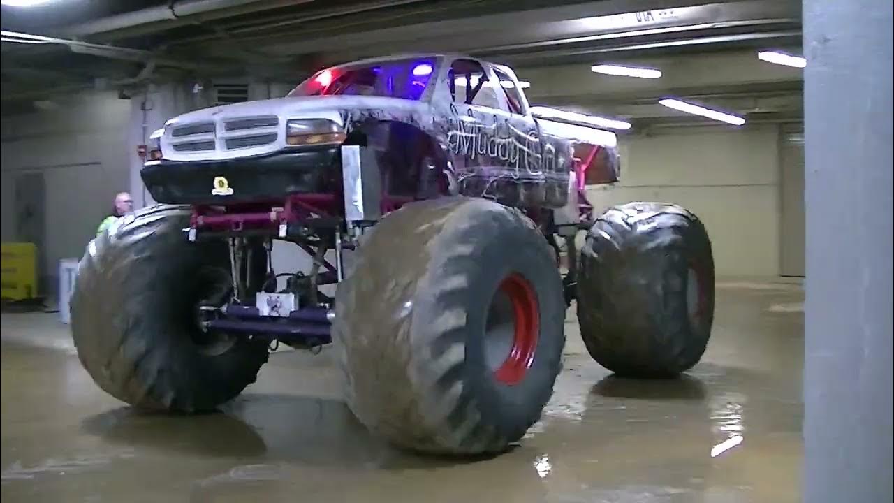 Monster Trucks Harrisburg PA 2023 730pm Racing rd 2 Backdraft(red) vs