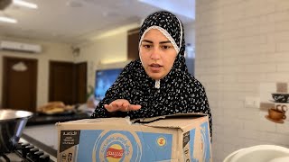 صحيت الصبح متعكننه🥹لاقيت ضني داخل عليا بكرتونه من بيت اهله🤔الشقه بتاعتي اتقلبت علي بعضها استر يارب😫