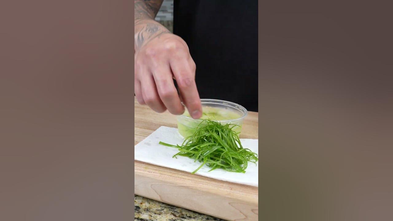 HOW TO MAKE: GREEN SCALLION CURLS