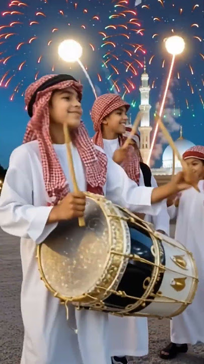 Anak kecil pukul bedug semangat banget, bangunin sahur sambil joget lucu 🥁😆
