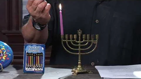 Jewish Traditions : How to Light the Menorah