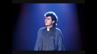 Dernier enregistrement de Daniel Balavoine - Un enfant assis attend la pluie (1985) (HQ) chords