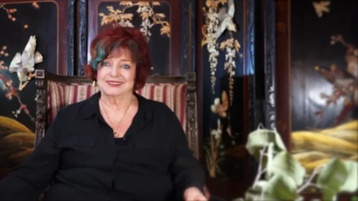 Sandra Rogers Inviting the Queen