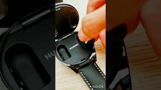 Watch क अदर Earphone कस