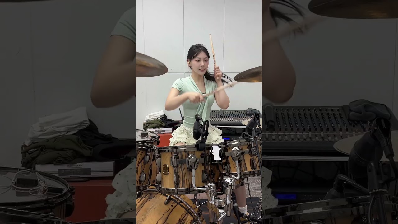 This drummer went CRAZY 😳777#drummusic #drumkit #drumming #드럼과