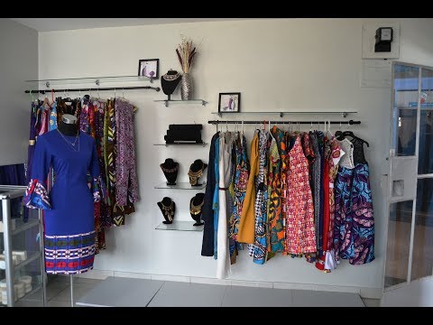 ladies garment shop interior  Showroom interior design, Boutique interior,  Store interiors