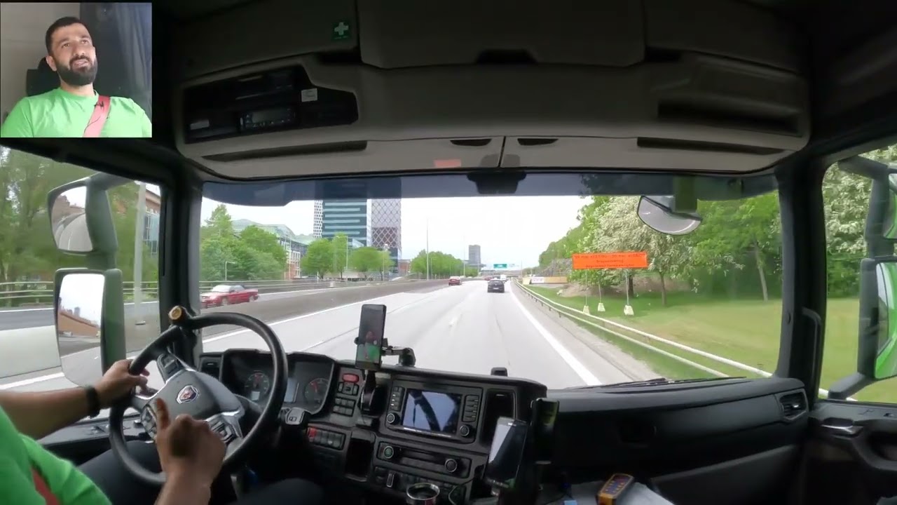 راتب سائق الشاحنة في السويد// أيهما أفضل العمل في الشاحنة أم  الباص