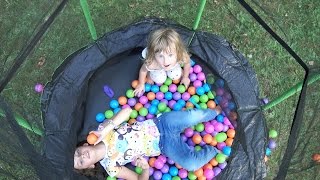 JOUET • Ballons pleins de Surprises dans Trampoline - Studio Bubble Tea popping balloons toys