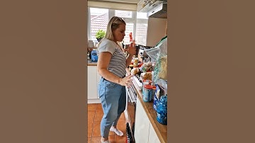 A 10 minute kitchen declutter and 90s dance party 🎶 #cleantok #declutter #decluttering