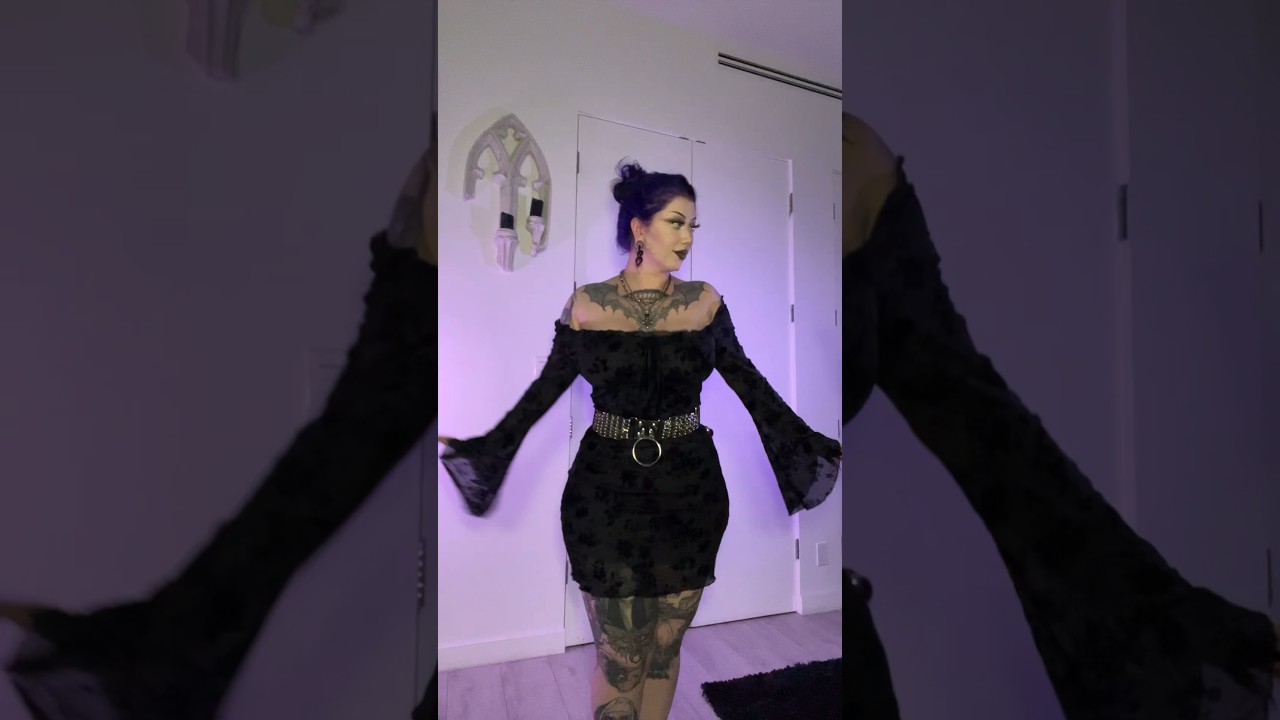 Do u like this dress🖤