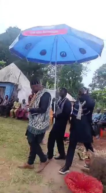 Danse lissa du village Balengou - YouTube