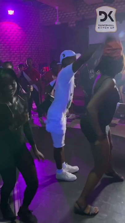 Watch SHELLY BELLY a charge up fi di gyal dem😅🇯🇲 #dancehall #shorts #fun #shellybelly #jamaica