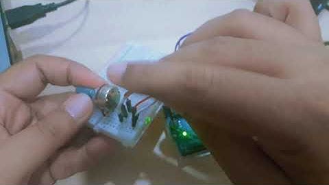 6. Arduino analogRead using potentiometer and display the data on LCD