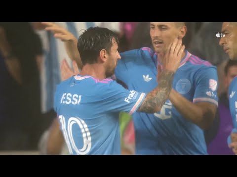 Messi Spreads The Love With THREE Assists!