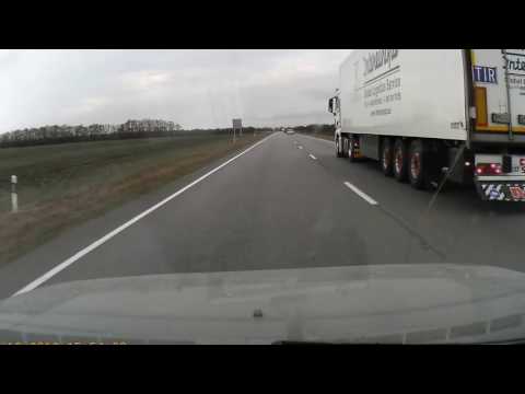 Папа учит дочь водить авария 