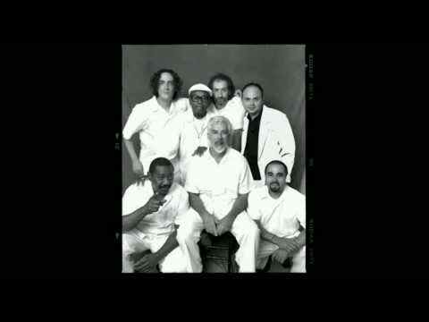 Ray Santiago y Su Orquesta - Montaa