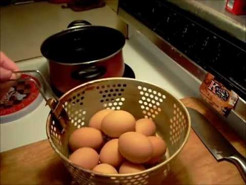 HOW TO MAKE PICKLED EGGS - YouTube