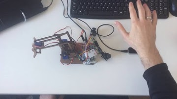 2 - Controlling a Robotic Arm (MeArm) with Leap Motion and Arduino