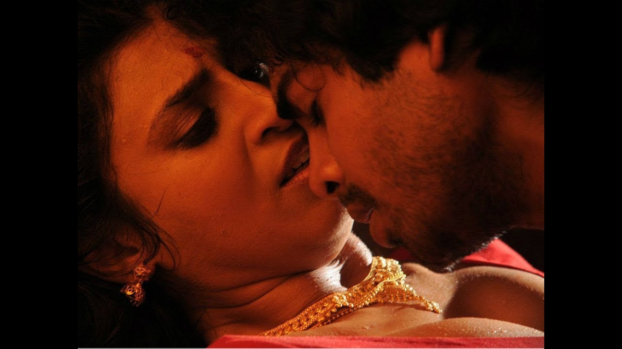 Hot scenes actress