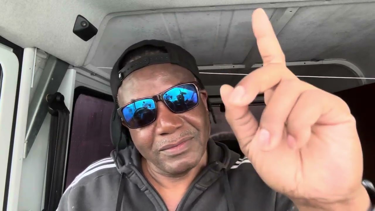 Zita Rako Rinokosha namukoma  Jona Moyo ne Devera Ngwena  mu Big Defender from my IPod 3 touch vid.