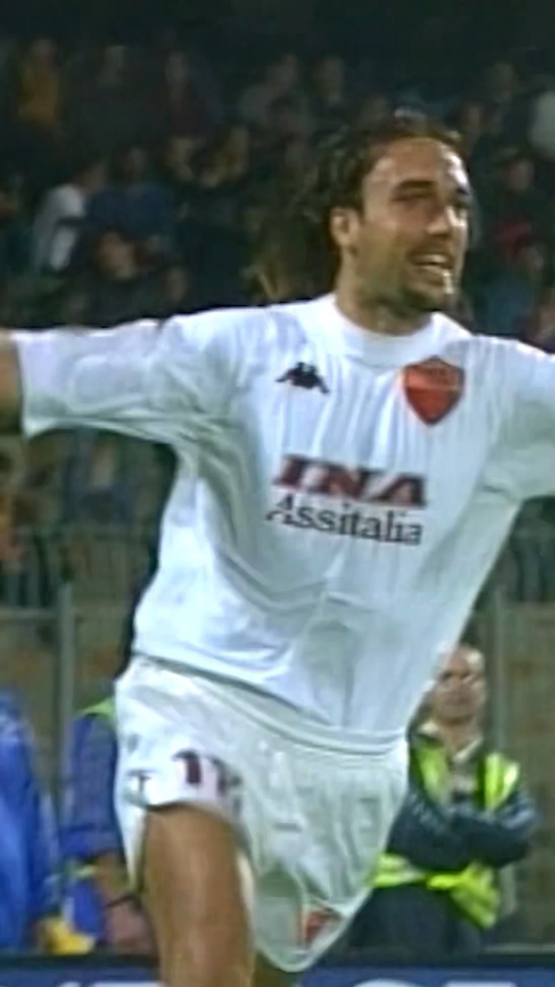 ⚽️⚽️ Batistuta's first brace for Roma! 🔥🔙 #LecceRoma 2000-01