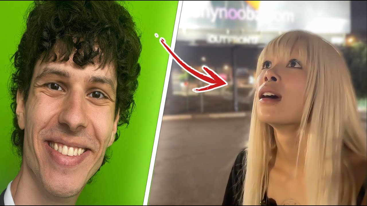 Molly Santana Visits SLUSHY NOOBZ Billboard At 2AM..