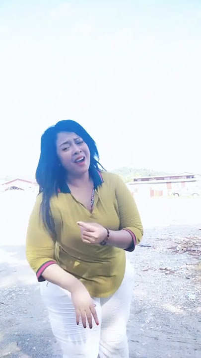 Goyang tipis tipis dulu sebelum senam ya guys 🍑 #curvy #stw #dangdut #gordita #hiburan