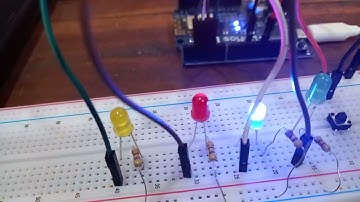 2 Variasi Running LED dalam 1 Program. Untuk mengganti modenya, gunakan push button