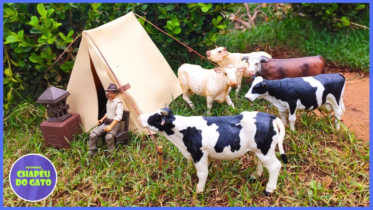 Fazenda de Brinquedo INCRÍVEL ACAMPAMENTO LEVANDO AS VACAS PARA O CAMPO