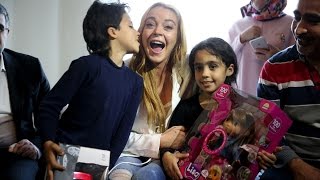 Lindsay Lohan visits Syrian refugees in Istanbul