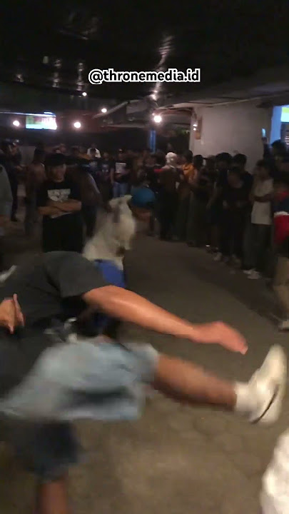Woww sungkem captain 🫵 #violencedance #moshing #moshpit #gigs #twostep #crowd #shorts #hardcore