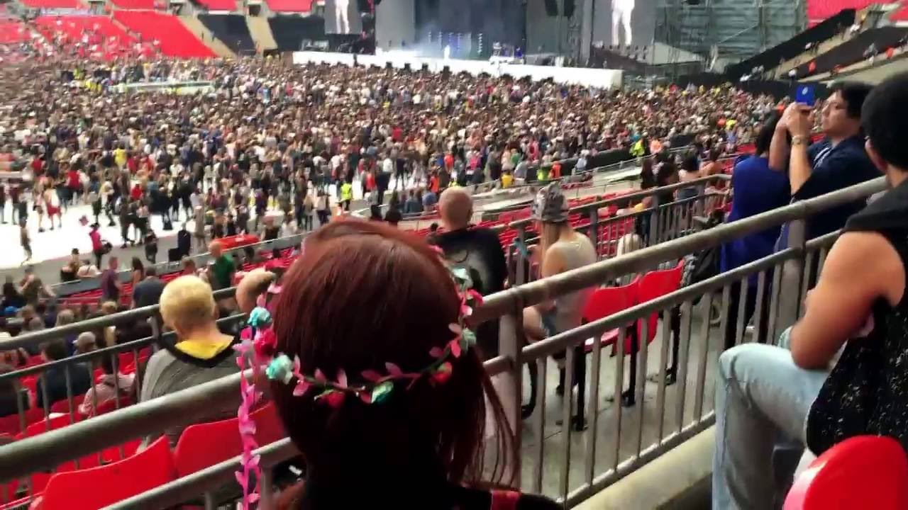 DJ Mustard and Big Sean at Rihanna's Anti Tour London Wembley 2016 YouTube