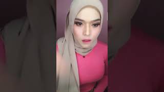 Tante Hijab Berbaju Pink