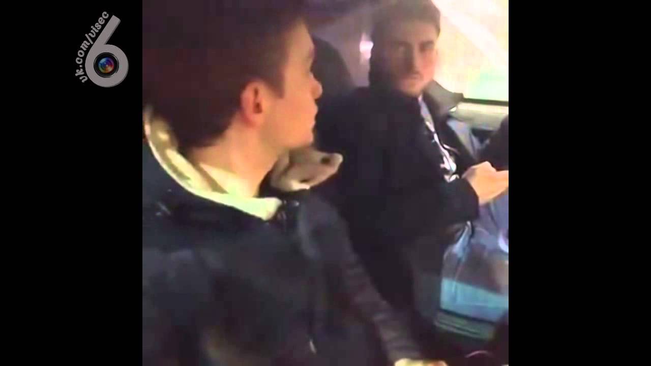 Прищемила палец дверью машины