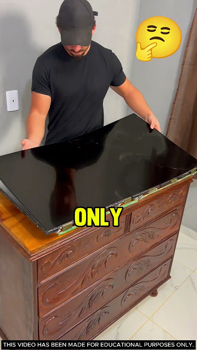 The man accidentally dropped the TV! πΊπ±